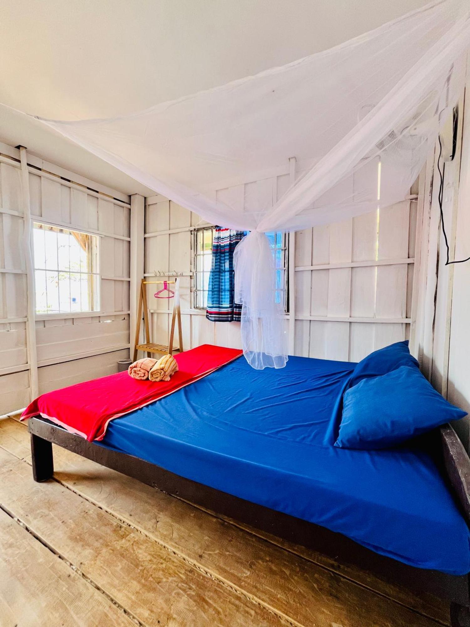 Happiness Guesthouse Koh Rong Sanloem Exteriör bild